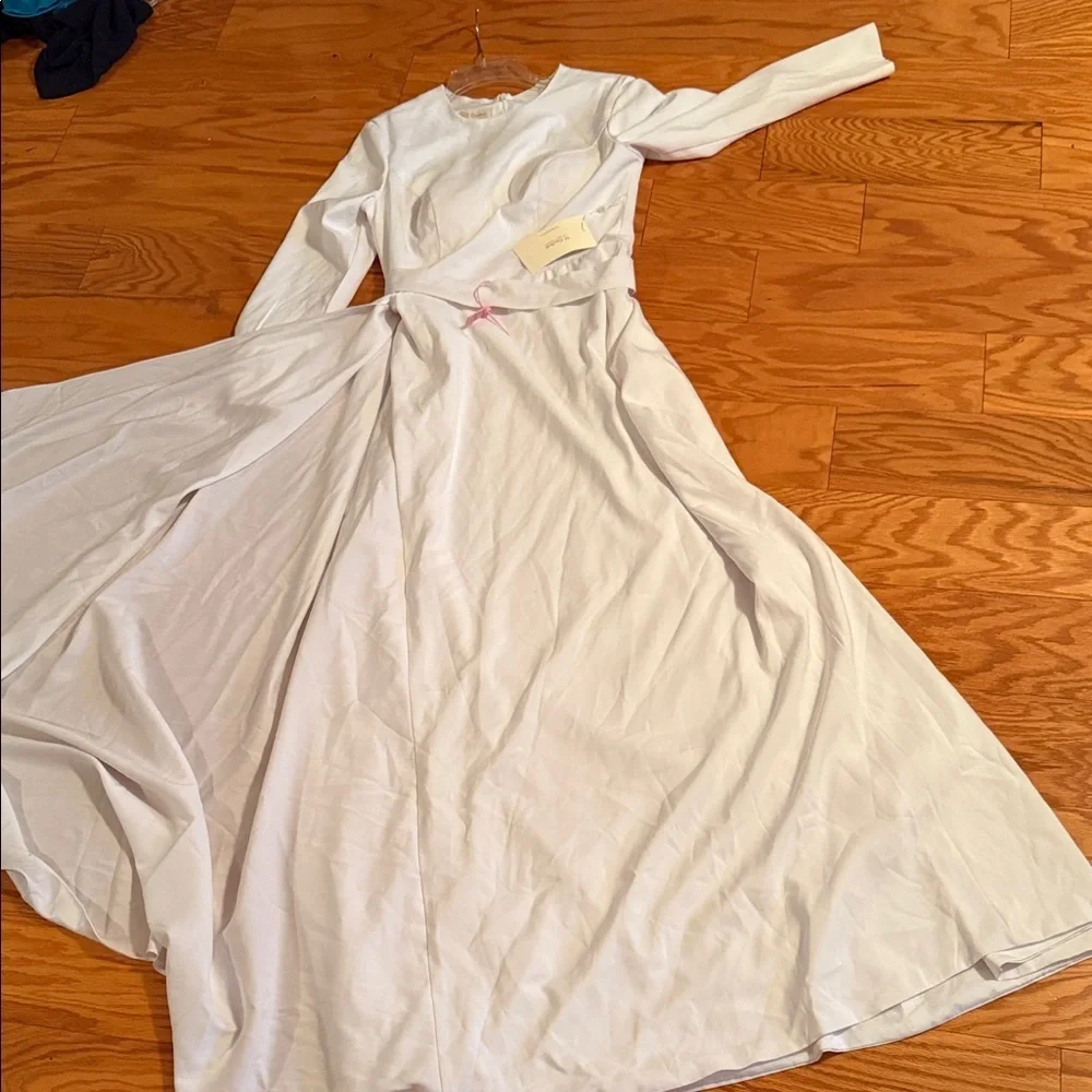 TS Couture Chic Long Sleeve White Dress w/ Bra Cups and flowy veil at waist, NWT